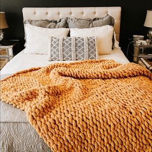 Handmade braided chunky blanket✨